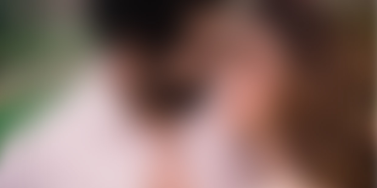 naya,vikki-blur