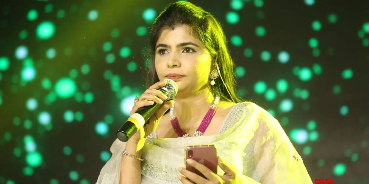 chinmayi-cinemapettai